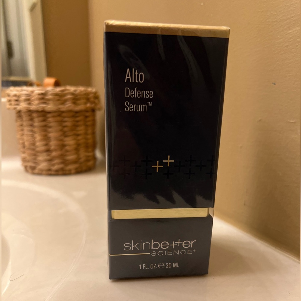 NIB Skinbetter Science Alto Defense Serum